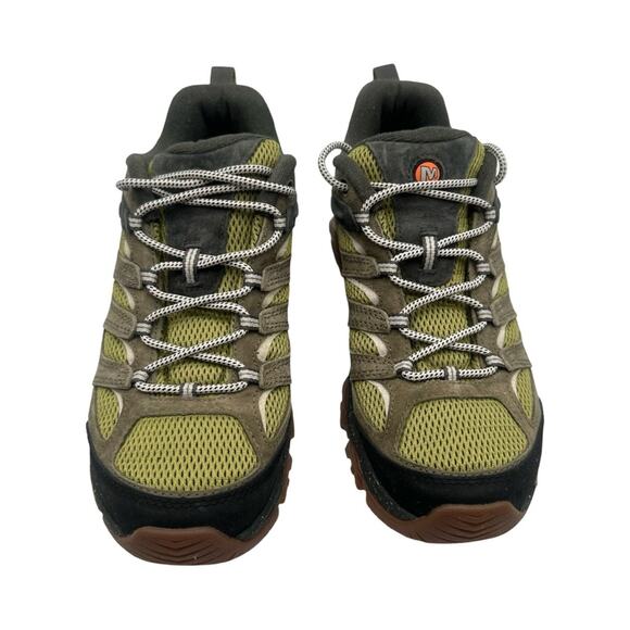 Athletic_Shoes